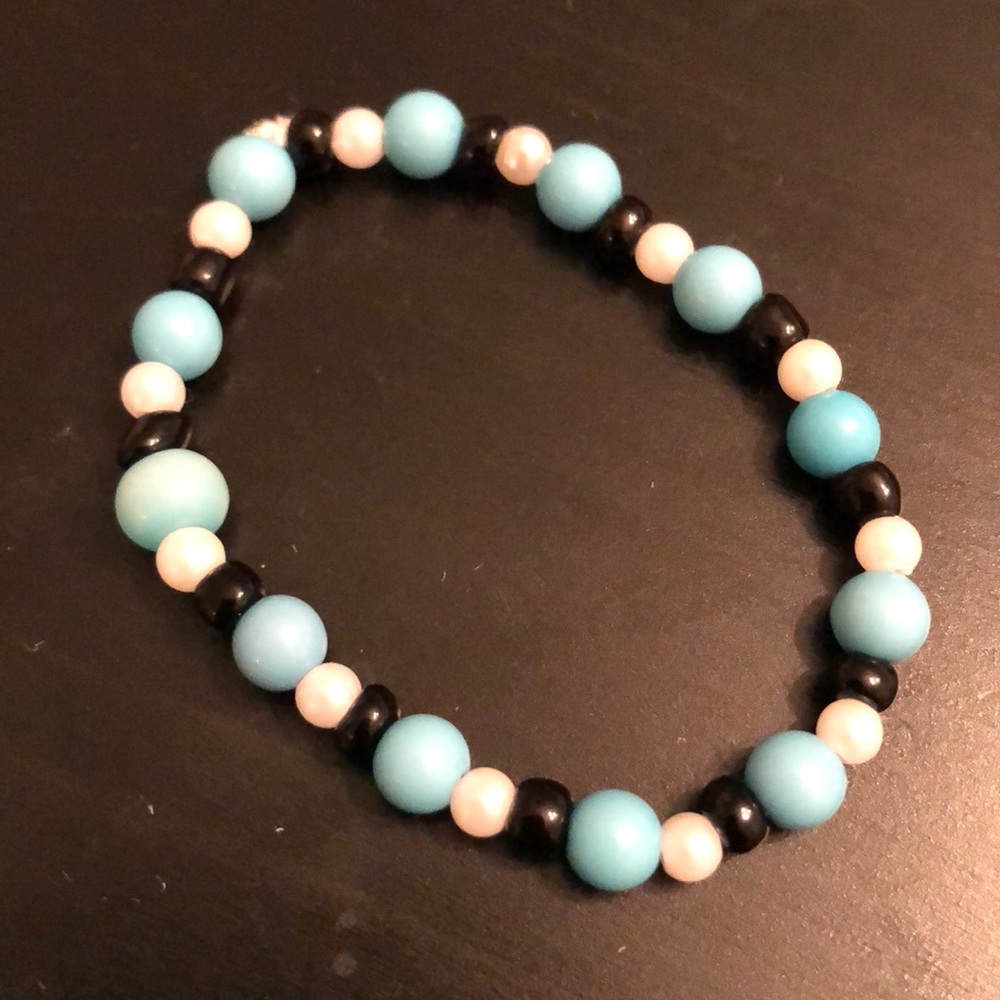 Blue white black stretch bracelet
